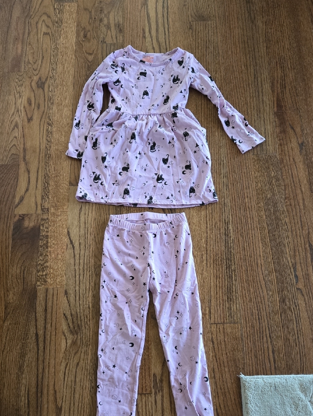 Cat & Jack Lavender Moon & Cat Pajama Set